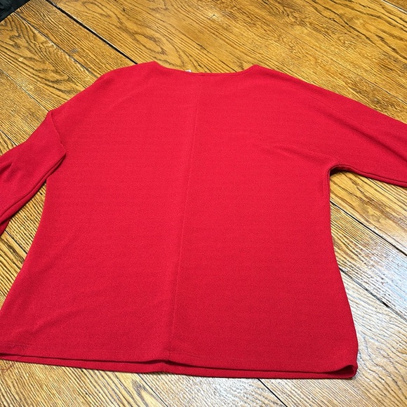 Easywear by Chico’s red top with cutout details on sleeves. Size 2 (Medium). - Picture 9 of 9